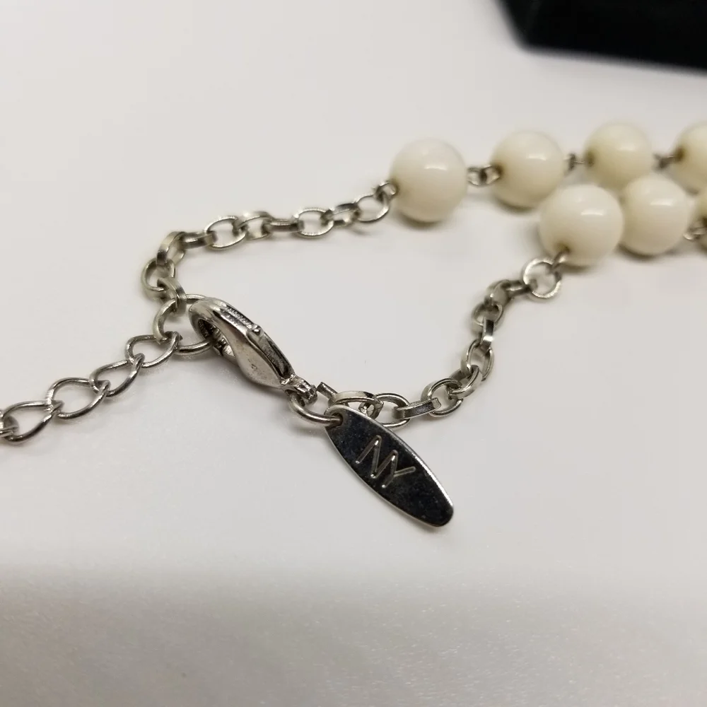 NY & Co white and cream beaded collar necklace